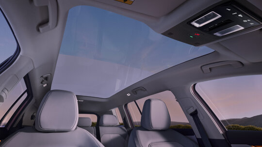 1920_peaq_057_panoramic_roof