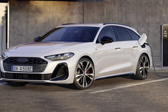 Audi A5 e-hybrid quattro hero mobiel