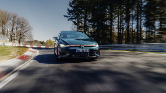 Golf GTI Clubsport EDITION 50 (2)