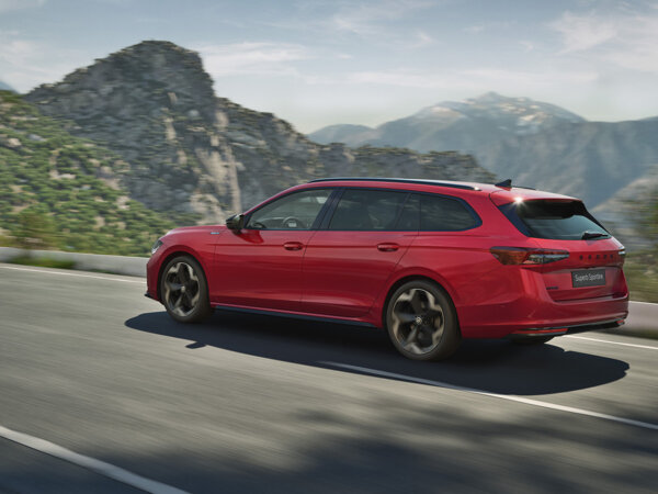 Skoda Superb DCC hero mobiel