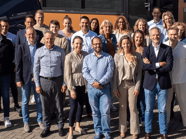 teamfoto-almn-hero-middel