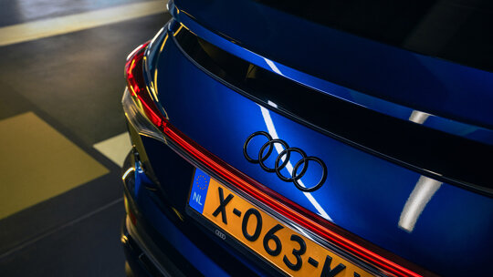 Zwart logo achterkant Audi Q4 e-tron