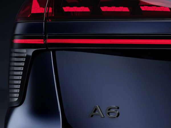 Audi A6 limousine hero mobiel