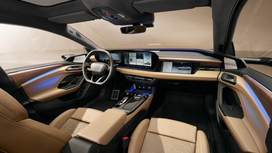 Audi A6L e-tron (2)