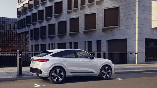 Audi Q5 SUV e-hybrid quattro (3)