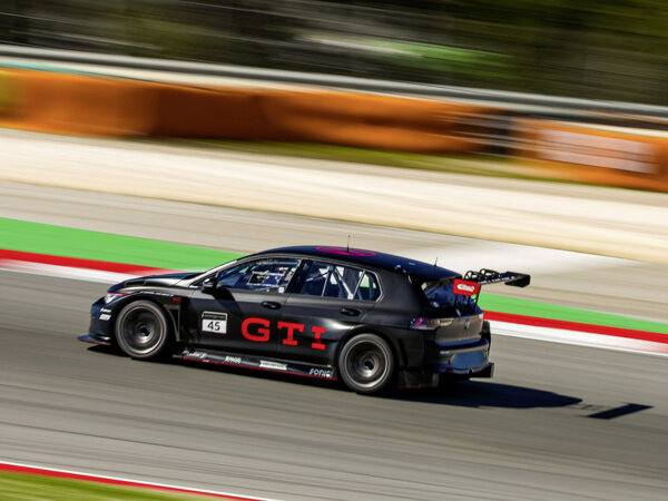 Golf GTI circuit hero mobiel