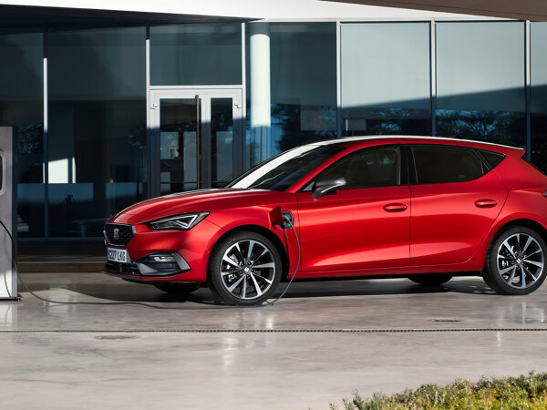SEAT Leon PHEV_hero_mobiel