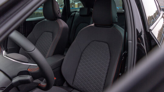 SEAT Leon Sportstourer 2025 interieur (3)