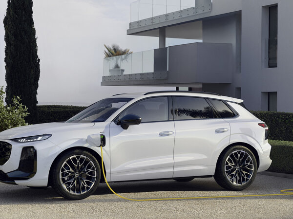 V2 Preview event Audi Q3 - mobiel