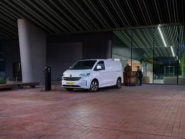 Volkswagen Transporter eHybrid bestelbaar hero mobiel