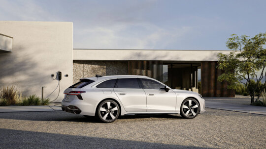 A6 Avant e-hybrid quattro 1