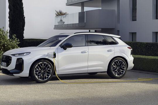 Audi Q3 e-hybrid hero mobiel