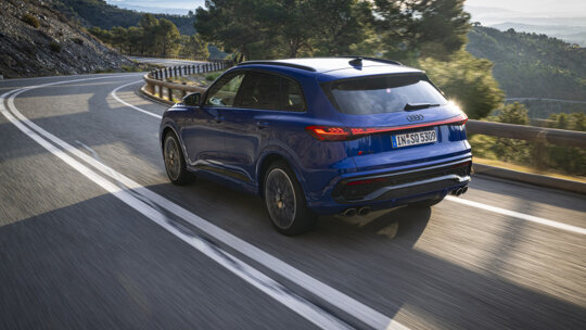 Audi SQ5 blauw 2