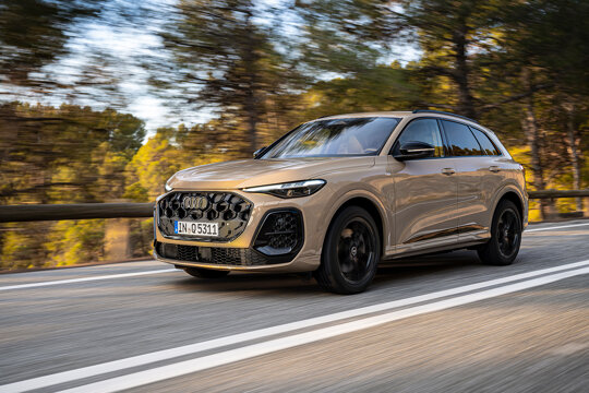 Autovisie Audi Q5 hero mobiel
