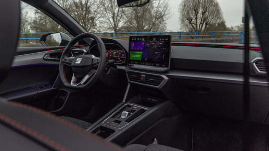SEAT Leon hatchback 2025 interieur (1)