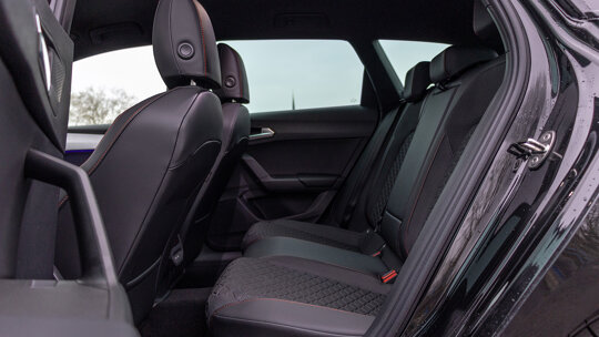 SEAT Leon Sportstourer 2025 interieur (6)
