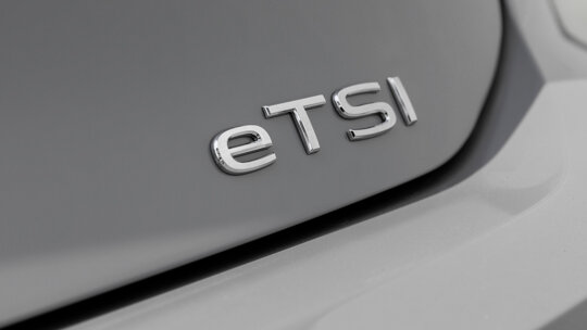 Volkswagen Golf eTSI