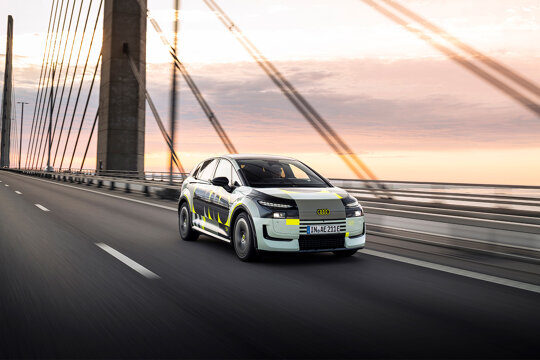 Audi A2 e-tron camouflage-01