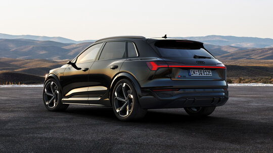 Audi Q8 e-tron-1 1700x956