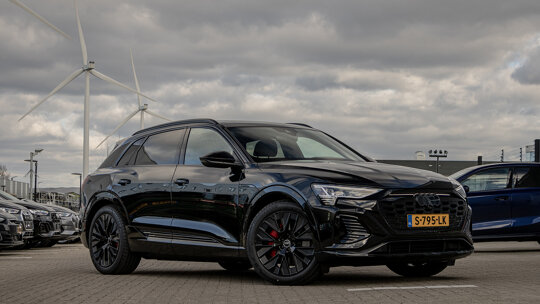 Audi Q8 e-tron (1)