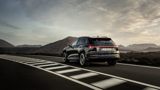 audisq8e-tron1