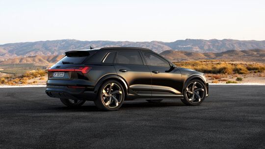 audisq8e-tron4