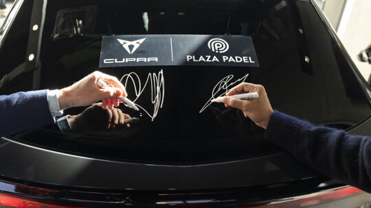 Tekenmoment Plaza auto